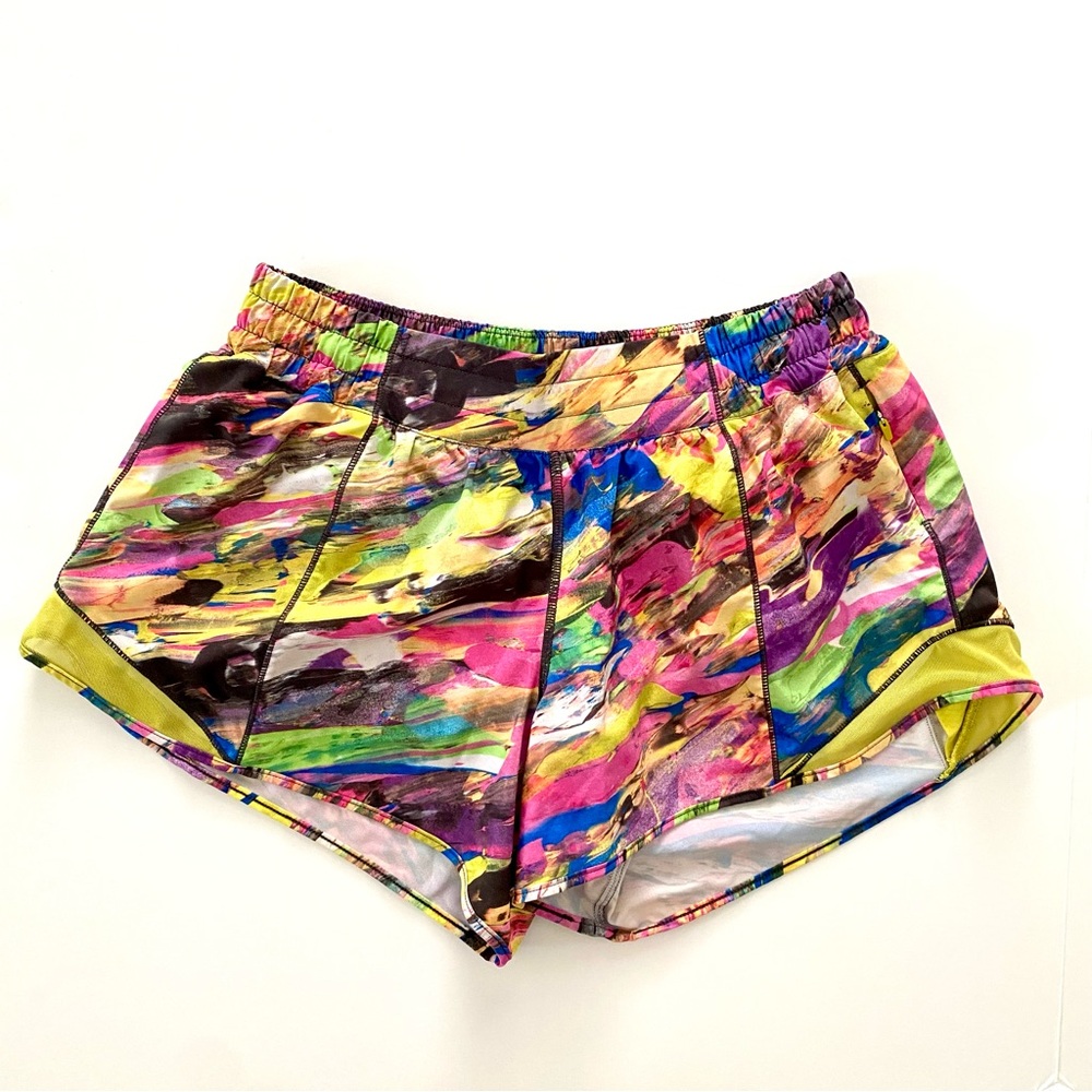 Lululemon Colorful Low Rise Hotty Hot Athletic Shorts 4”